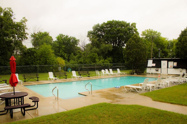 Building Photo - Updated 1 Bedroom Condo in Brown Deer