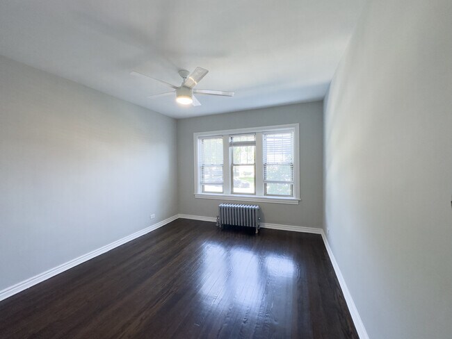 Building Photo - 5259 W Nelson St