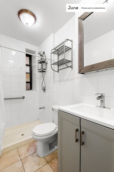 Building Photo - Room in Shared 3 bed/1 bath home