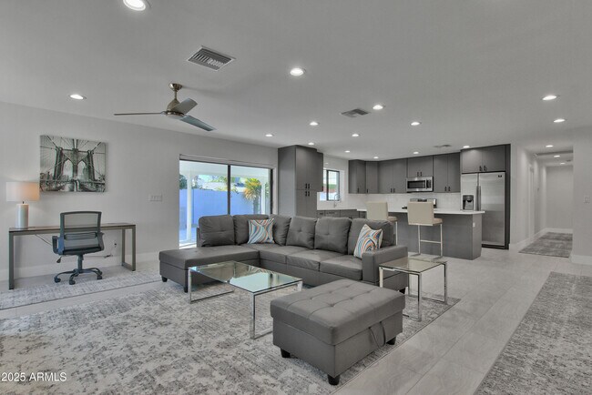 Building Photo - 4241 E Calle Tuberia