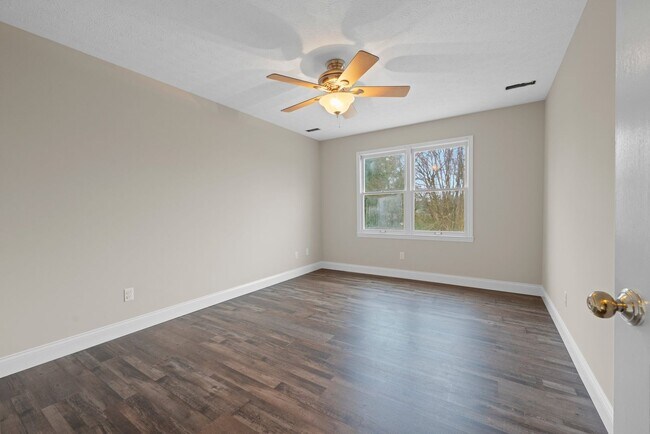 Building Photo - Lovely Single Family Home