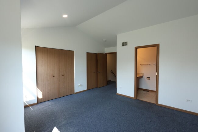 Building Photo - 1793 Grove Ave
