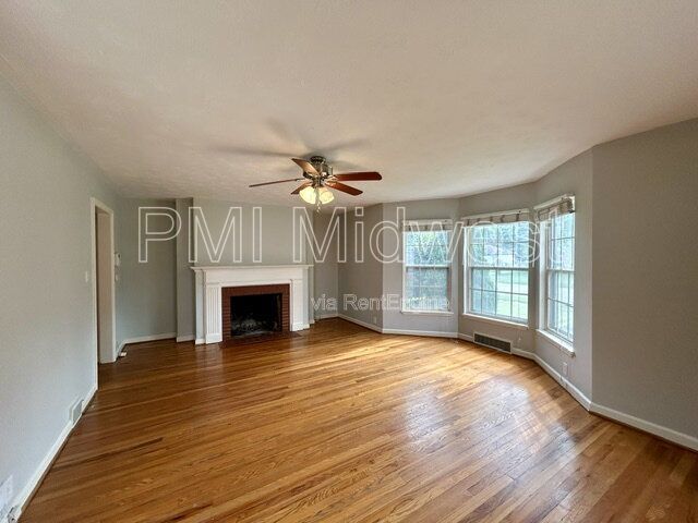 Building Photo - 5663 N Illinois St