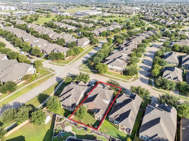 Building Photo - 28655 Maple Red Dr