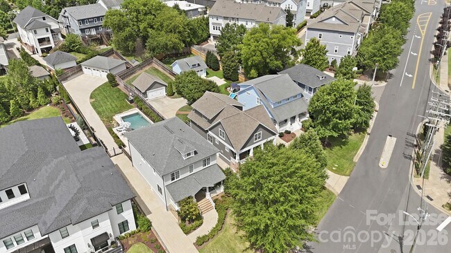 Building Photo - 404 Iverson Way
