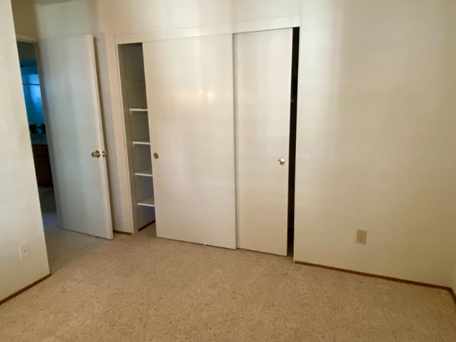 Building Photo - 9171 Kinbrace Ct