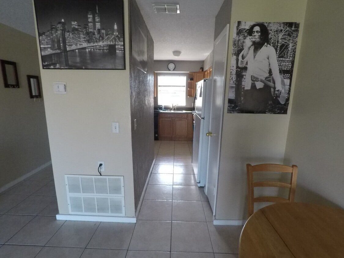 Building Photo - 6835 Longmeade Ln