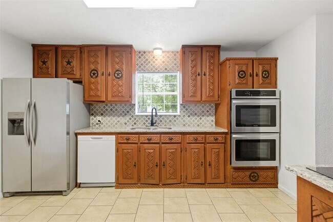 Building Photo - 206 Oscar St