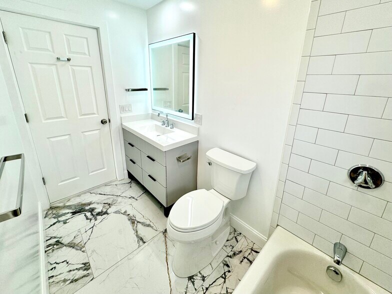 Building Photo - 24 Darling St