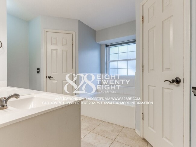 Building Photo - *COMING JANUARY 2026* Beautiful 3 Bed/2 Bath Single Family Home in West Norman's Cambridge Addition!