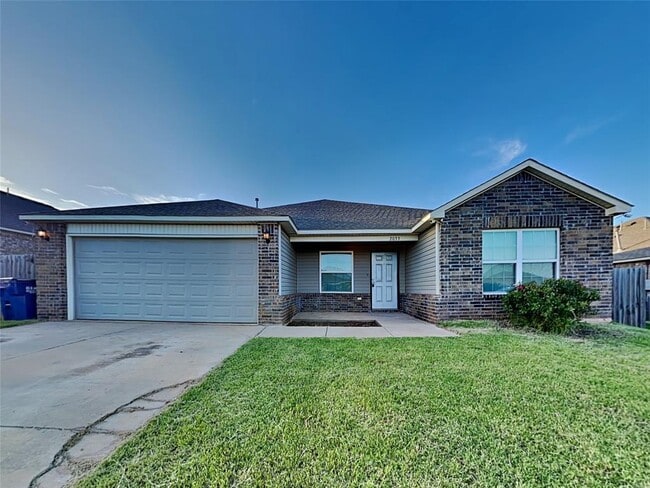Primary Photo - 2033 W Hunters Springs Way