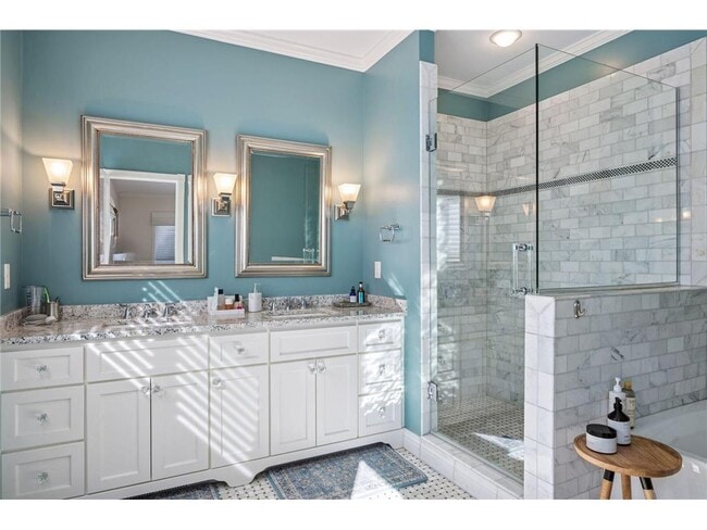 Building Photo - 5 Cooper Ave