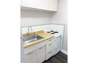 Building Photo - 362 Probasco St