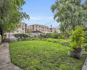 Building Photo - 2626 N Sawyer Ave