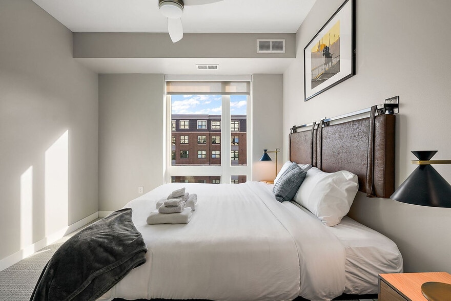 Building Photo - 1410 Nicollet Ave