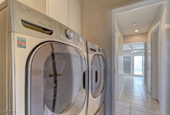 Building Photo - 885 Veranda View Ave