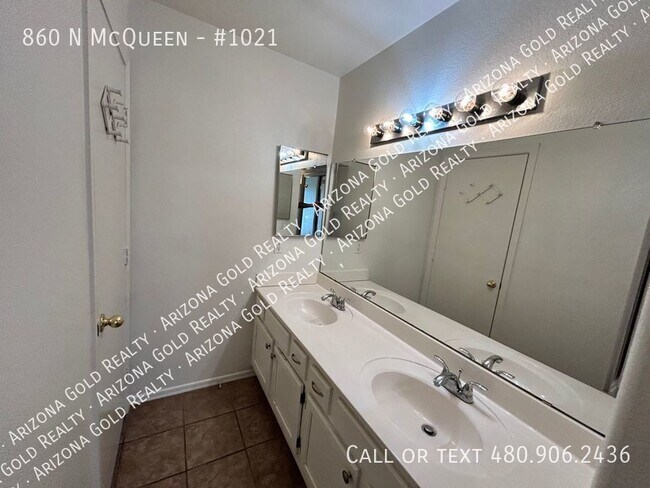 Building Photo - 860 N McQueen-#1021