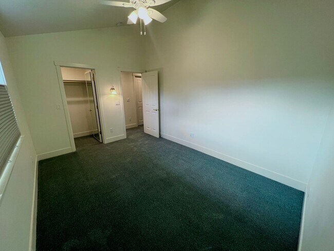 Building Photo - Stunning 3 Bed, 2.5 Bath Home in the Heart of Downtown Bend!