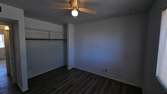 Building Photo - 3 bed 1.5 bath