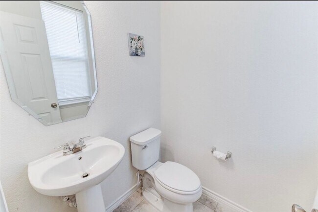 Building Photo - 321 Wild Onion Ln