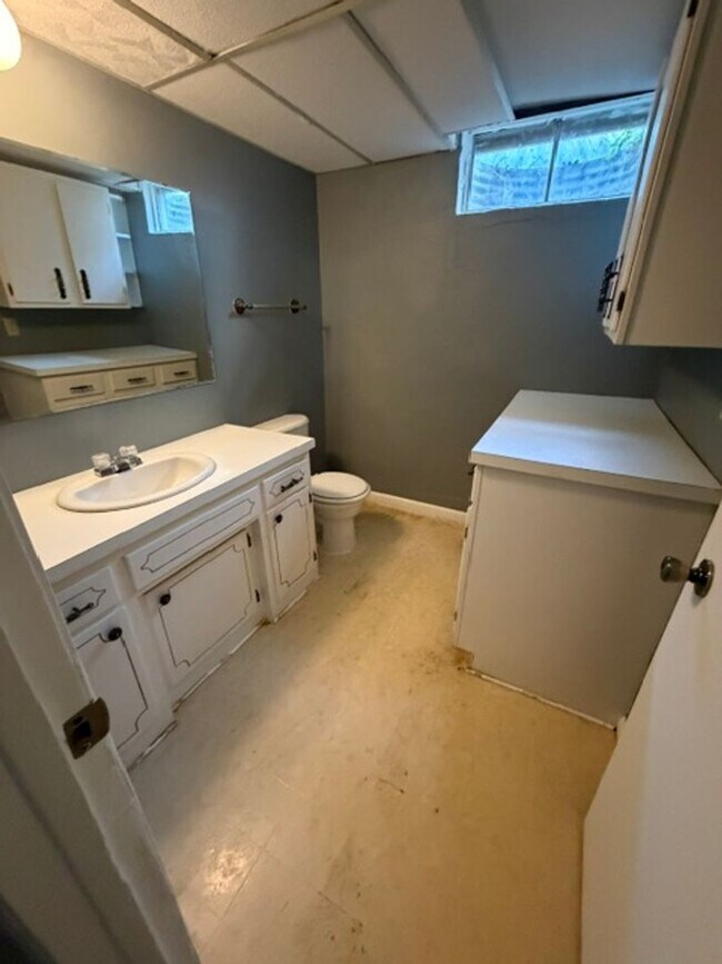 Building Photo - Central Davenport 4 Bedroom House