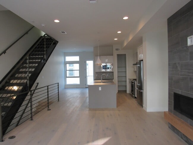 Building Photo - Town home a Block away from Sloan's Lake with roof top Deck