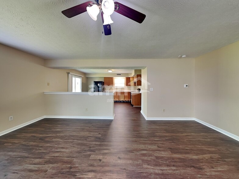 Building Photo - 2162 Turning Leaf Dr