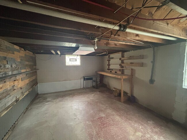 Building Photo - Use Your Tax Return For This Sweetheart of a Deal! Want to stop renting and finally own your own ...