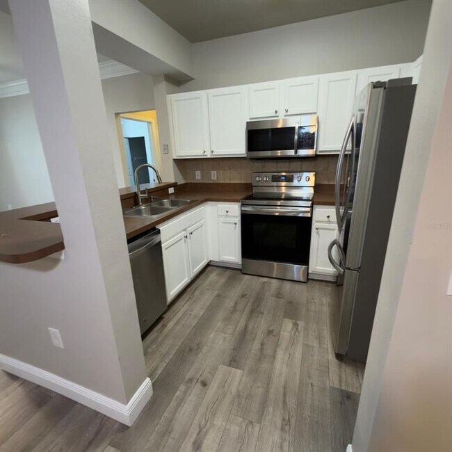 Building Photo - 12861 Madison Pointe Cir