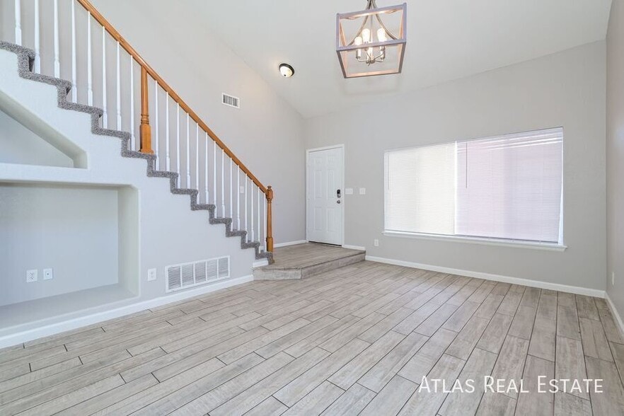 Building Photo - 4834 N Genoa St