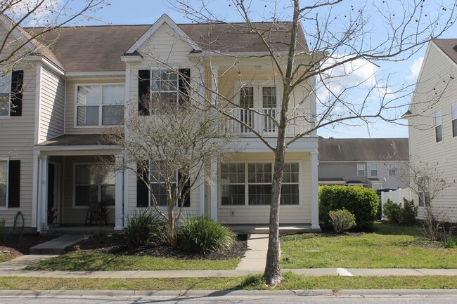 Building Photo - Three Bedroom Townhome in University Park with Balcony