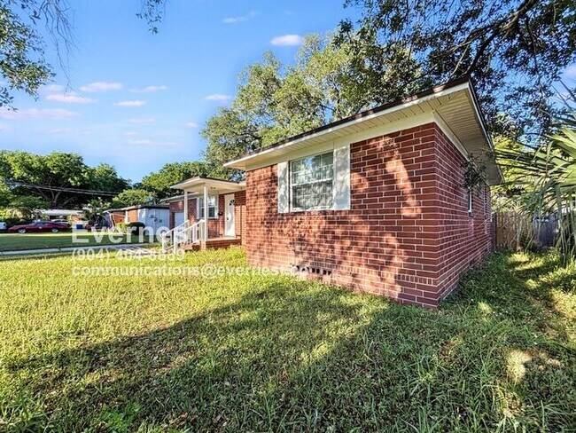 Building Photo - 2527 Blueberry Ln