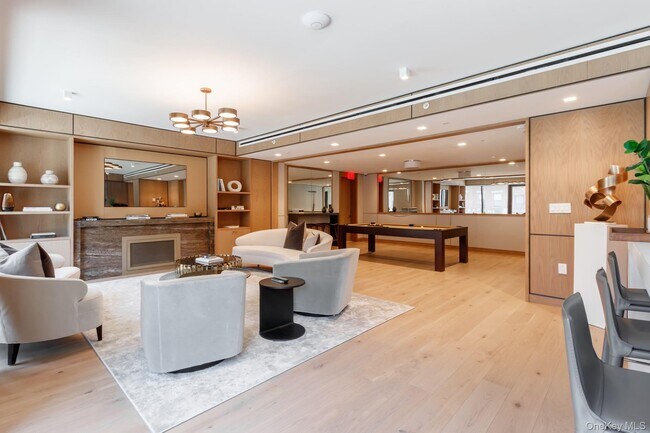 Building Photo - 200 E 21st St