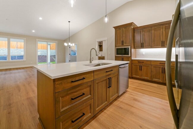 Building Photo - 3Bd/2Ba Single Story Home - Available earl...