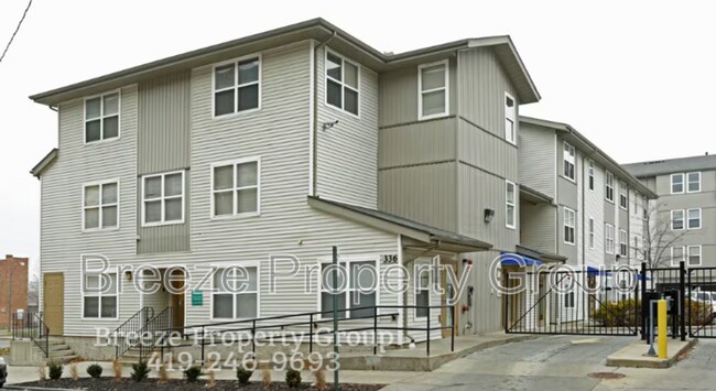 Building Photo - 332 14th St