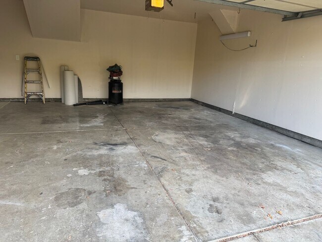 Building Photo - 191 Merlot Ct