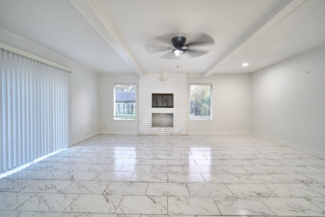 Building Photo - 5815 Hornwood Dr