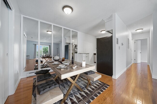 Building Photo - 808 Willard St