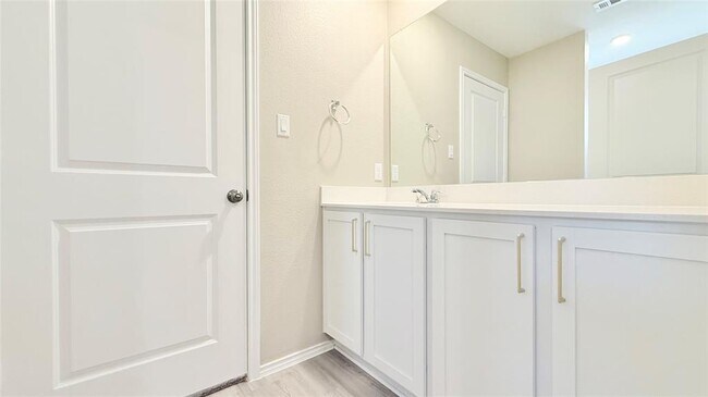 Building Photo - 1517 Chapel Rnch Rd