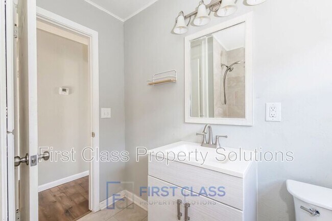 Building Photo - 2236 Carlton Way