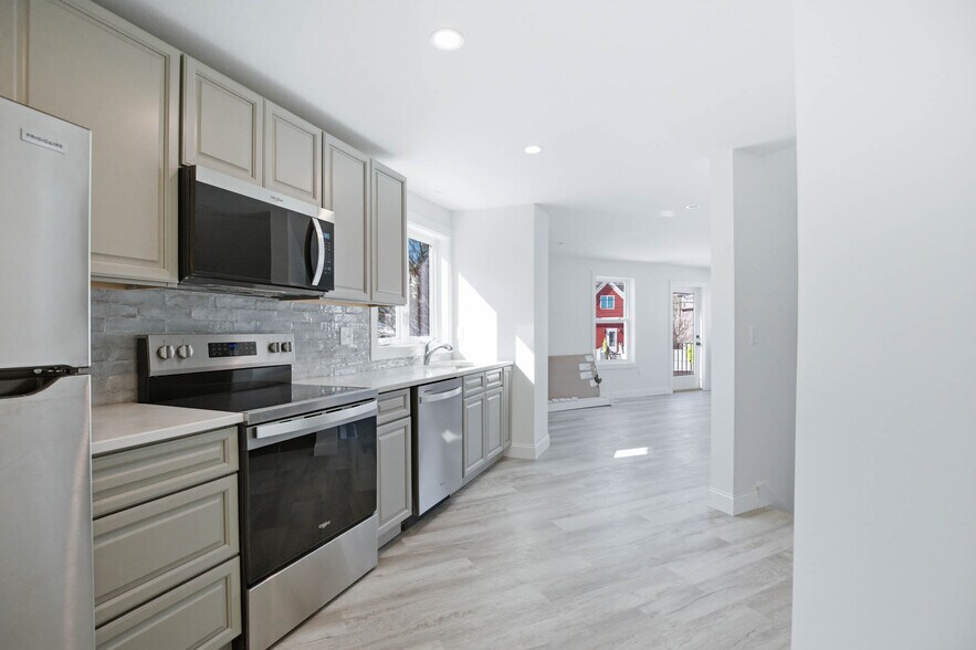 Building Photo - 23 Blake St