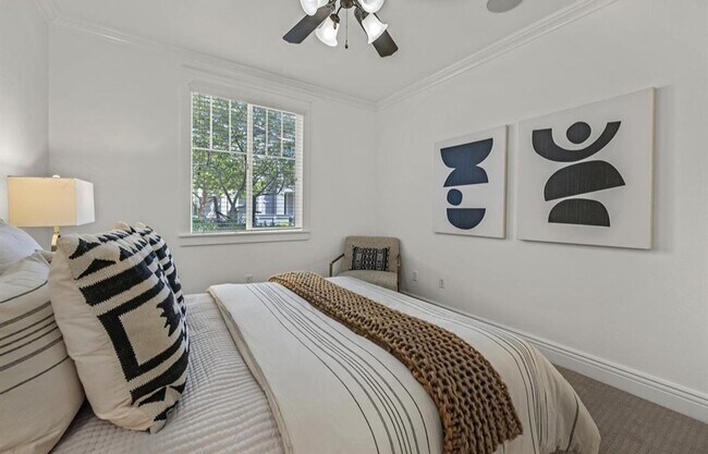 Building Photo - Stunning Ground-Floor 2 bd, 2 ba- Danville...