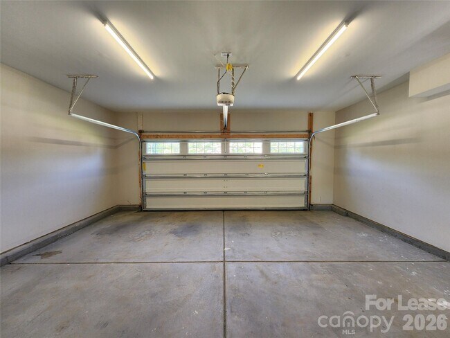 Building Photo - 2520 Ashe Ave
