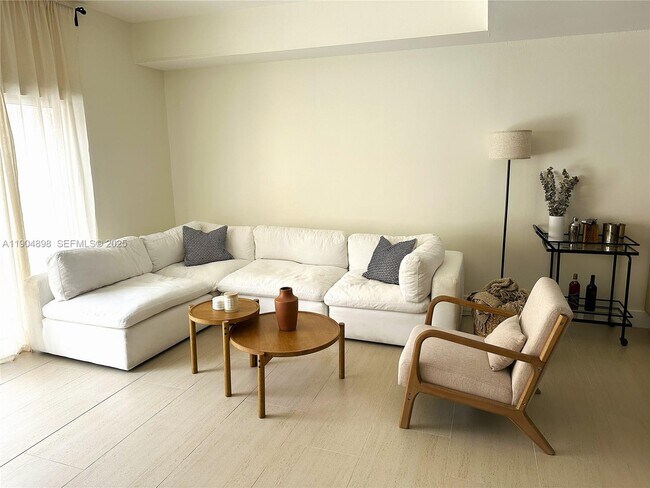 Building Photo - 14305 SW 57th Ln