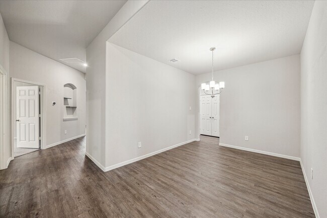 Building Photo - 935 Golden Willow Ln