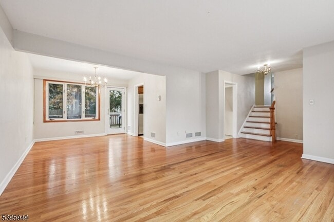 Building Photo - 145 Vivian Ave