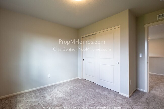 Building Photo - 1122 McCallum Ln