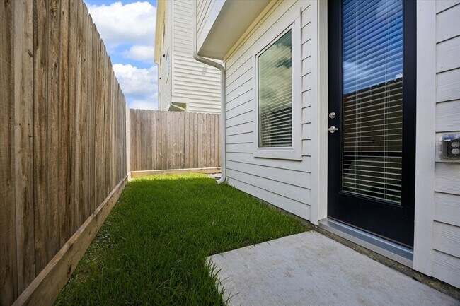Building Photo - 10614 Cascade Ledge Ln