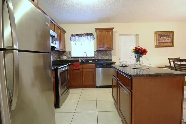 Building Photo - 5118 Anzio St