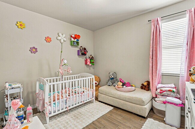Building Photo - 13876 Loreina Luz Ave